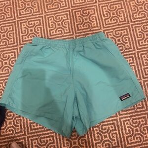 Women’s Patagonia barely baggies shorts size XS